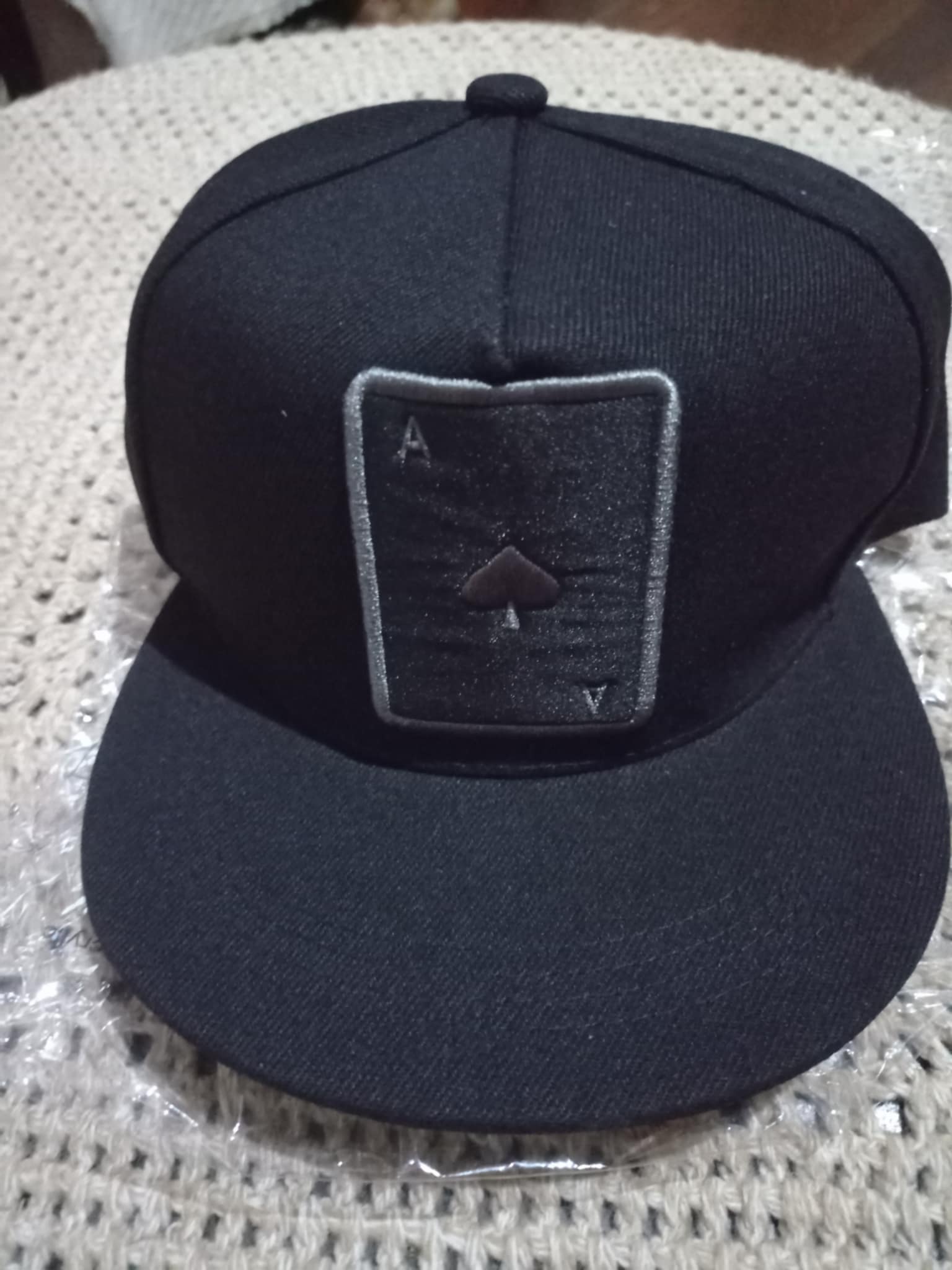 Chapeau Snapback à la Mode avec Motif de Cartes à Jouer - Maille Respirante, Protection Solaire, Léger pour l'Été